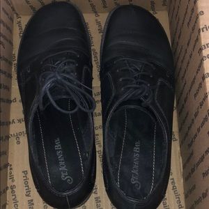 St Johns Nursing Shoes size 9